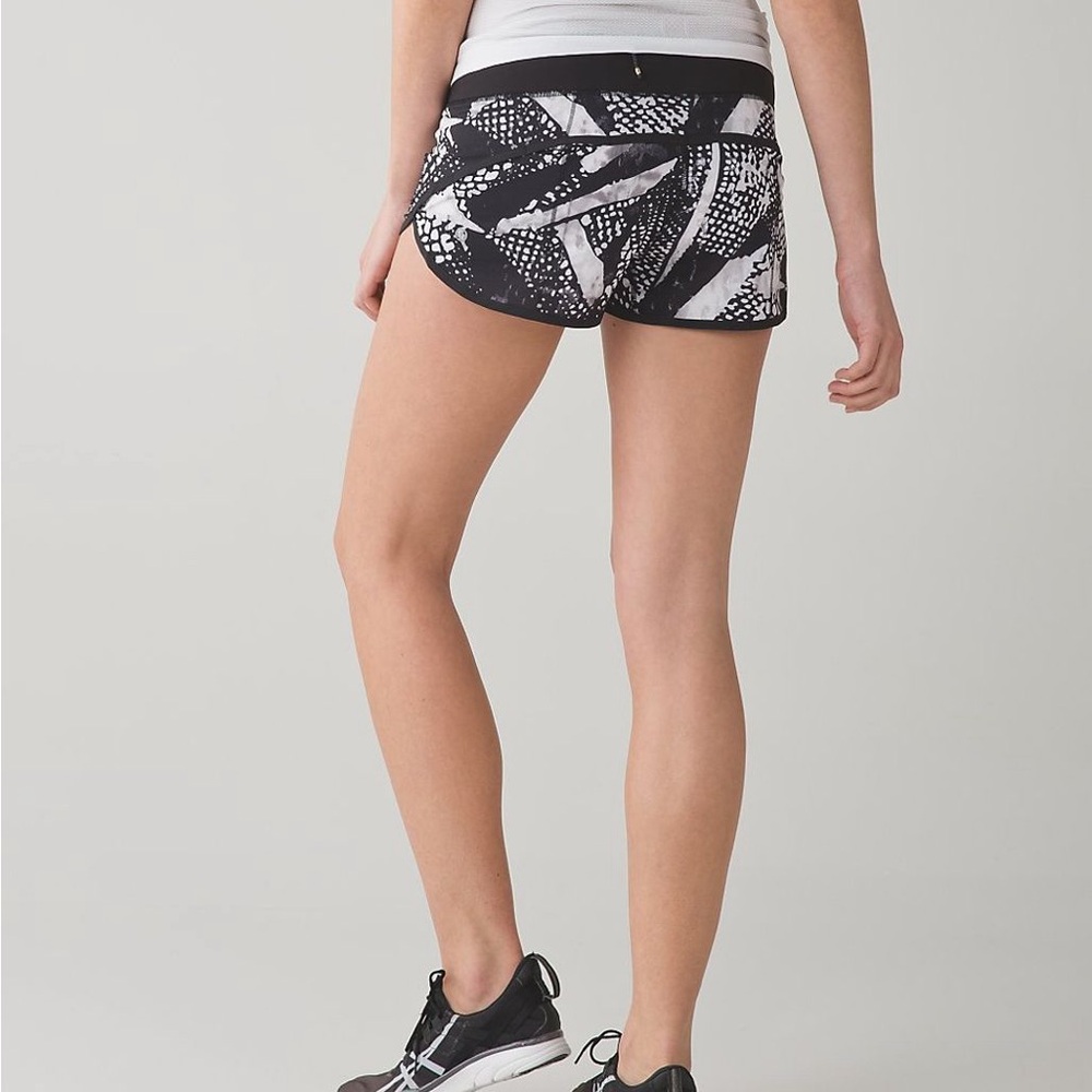 LULULEMON Speed Short Static Mist White and Black